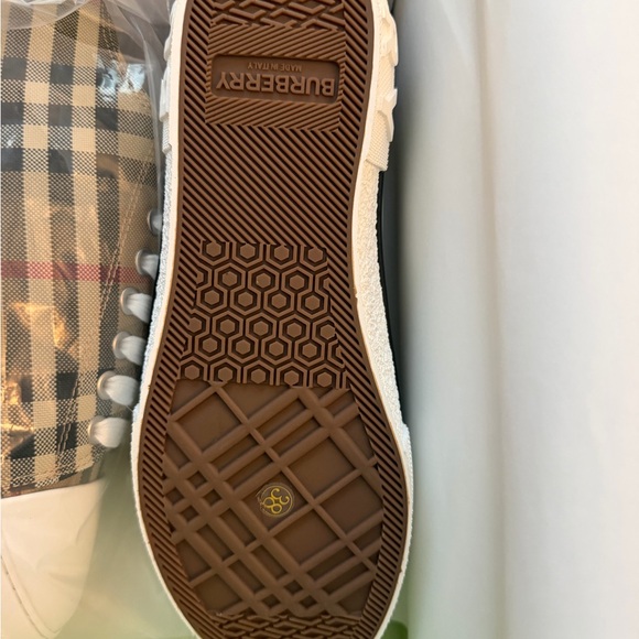 Burberry Tan Plaid Low-Top Sneakers - Picture 4 of 5